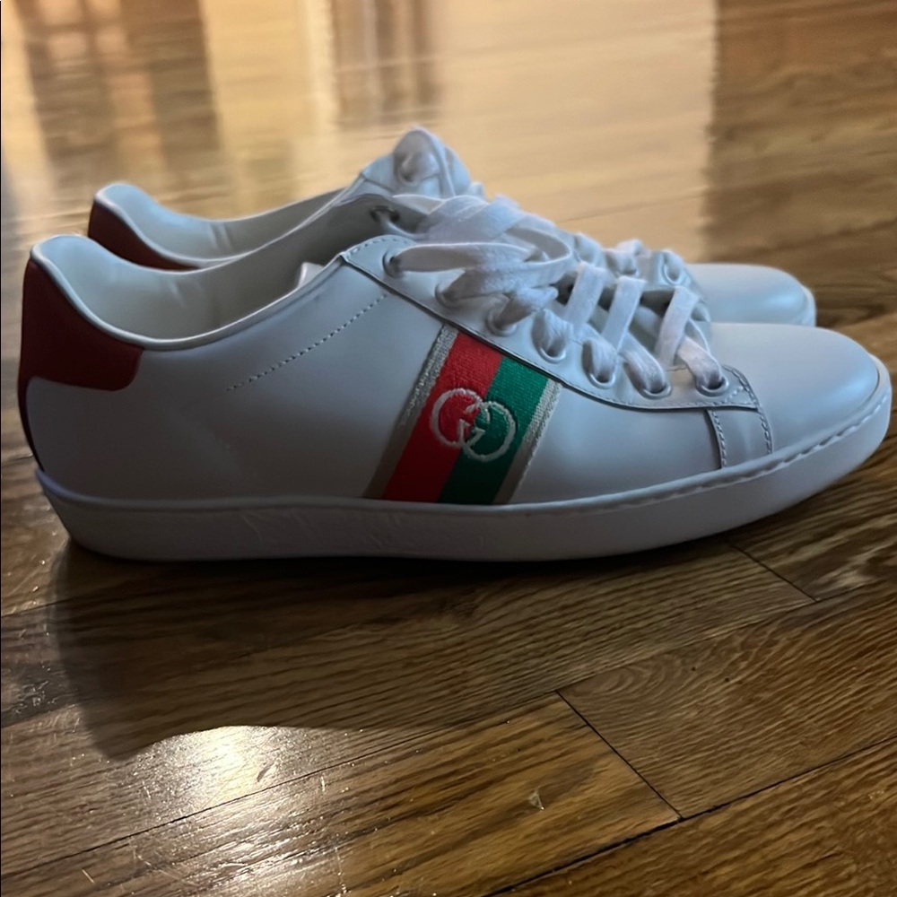 Gucci White Sneakers with Red and Green Stripe